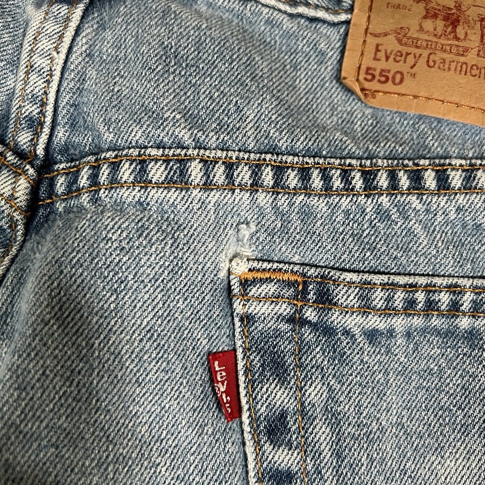 Vintage Levi's 550 Relaxed Fit Jeans Men's 32x30 Blue Denim Made in Mexico Red T - Picture 5 of 12